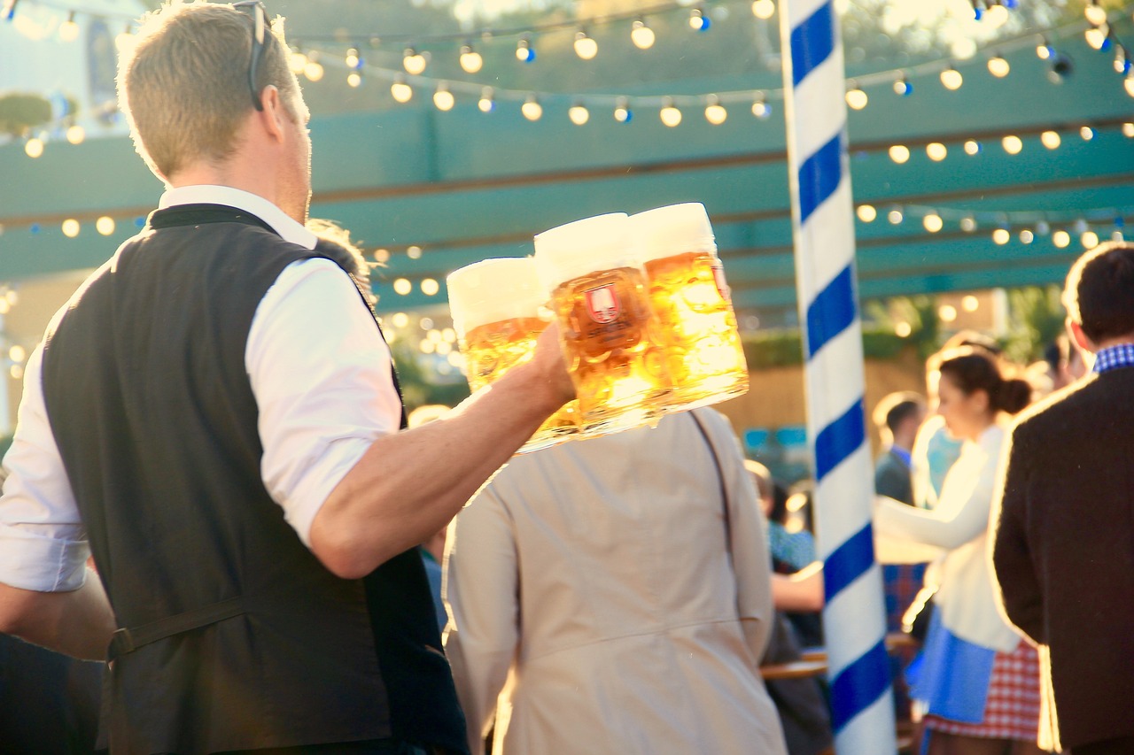 Počinje Oktoberfest, cijena piva od 13 do 15 evra