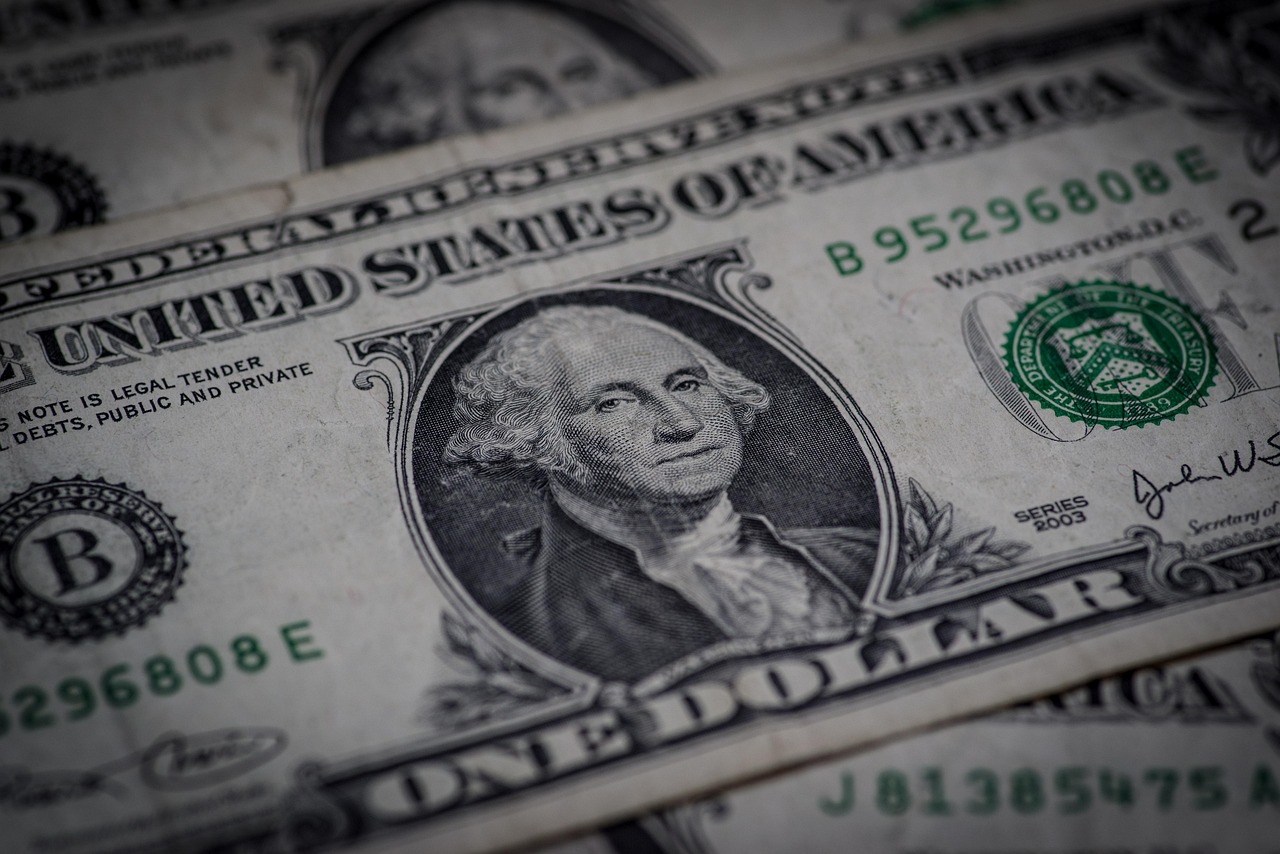 Nakon objave Trumpovih carina, američki dolar na najnižem nivou