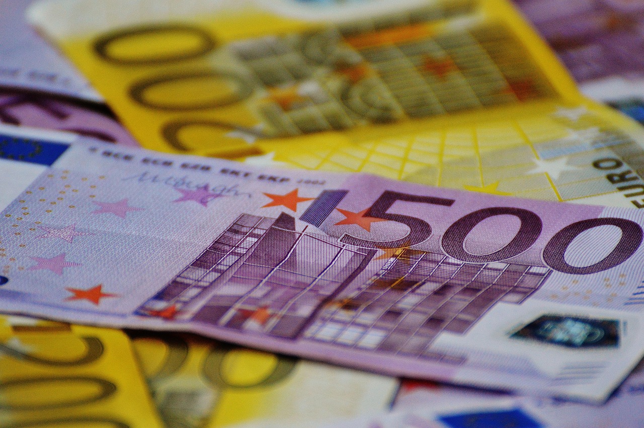 ECB: Evro očuvao globalnu ulogu i ugled stabilne valute