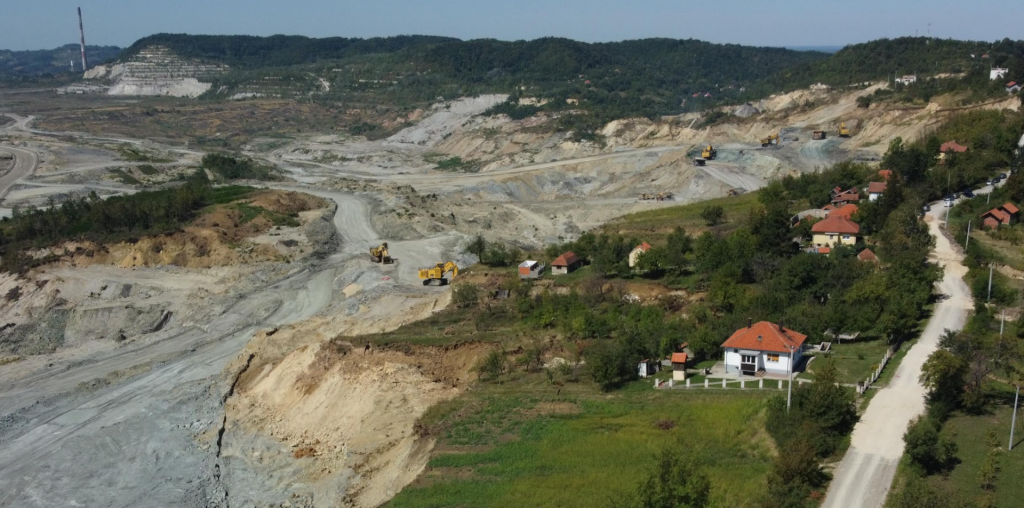Ugljevik: Sela pogođena klizištem bukvalno tonu